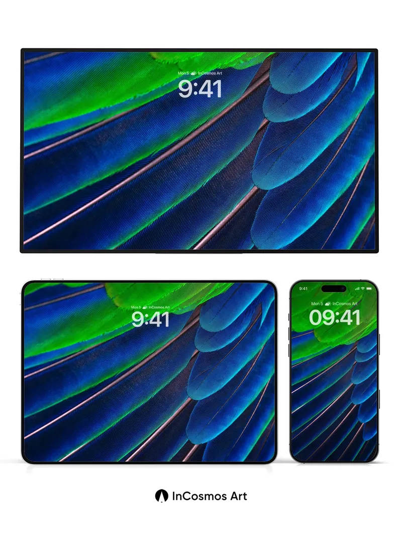 Emerald Pulse Wallpaper with Feathered Light