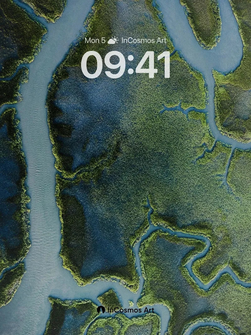 Serene Watervein Wallpaper with Living Moss Edges