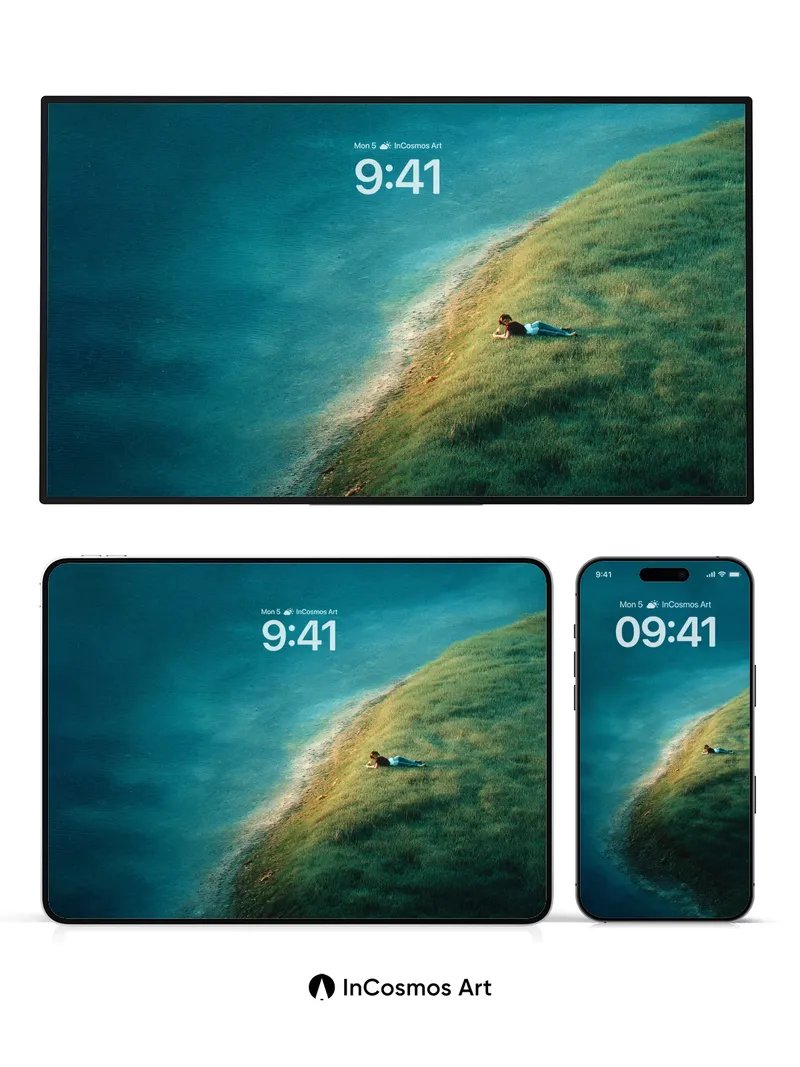 Solitary Glow Wallpaper with Edge of Light