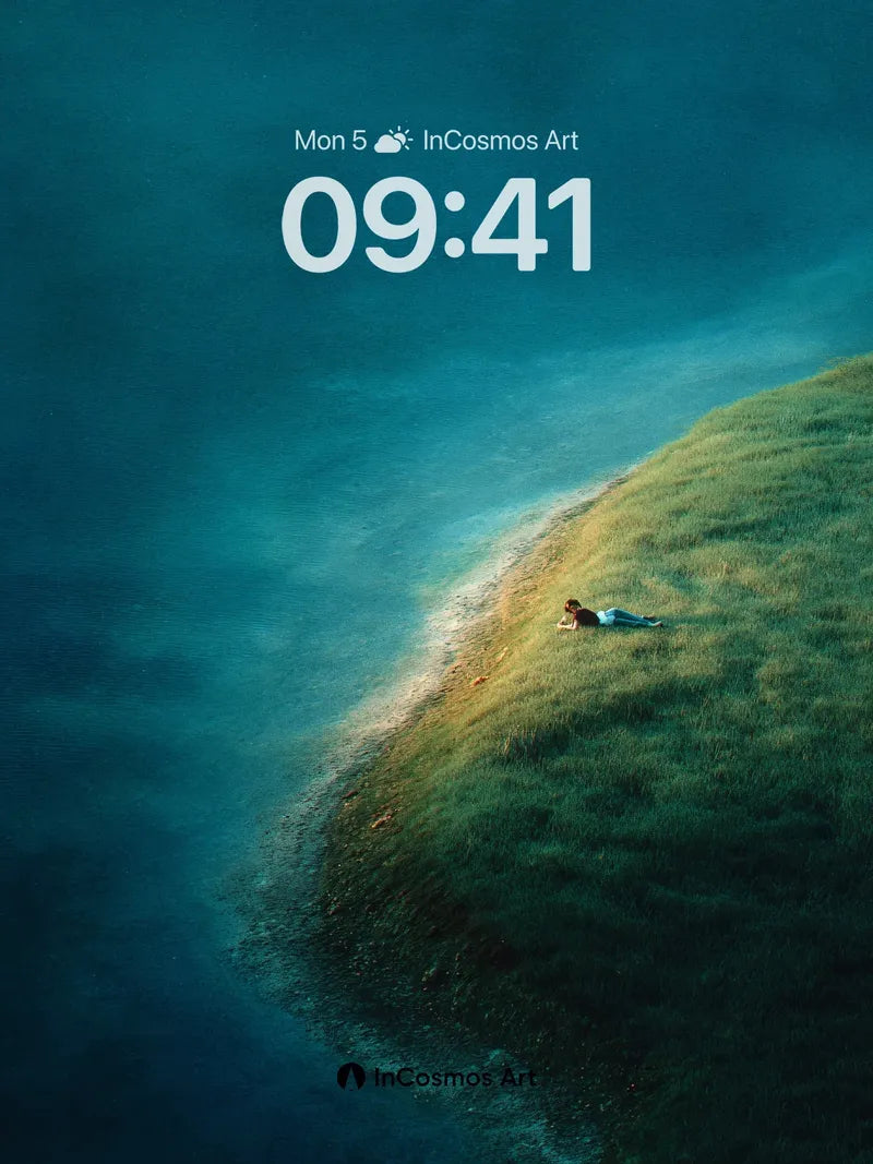 Solitary Glow Wallpaper with Edge of Light